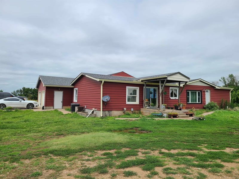 10716 212th , Winfield, KS 67156