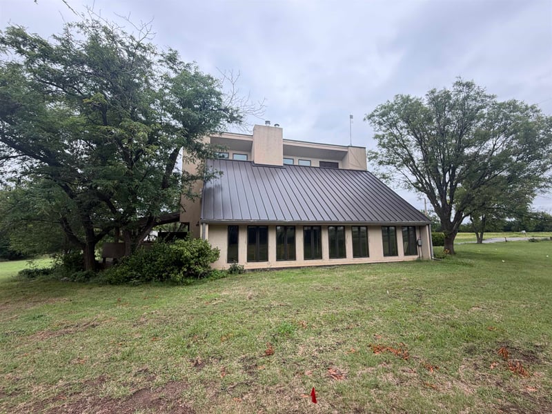 399 Seneca , Wellington, KS 67152