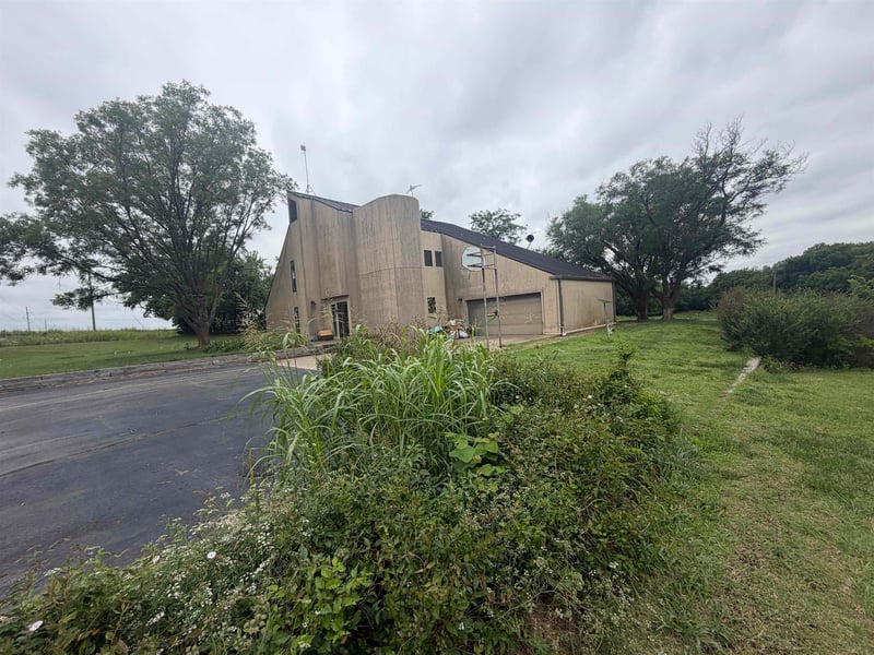 399 Seneca , Wellington, KS 67152