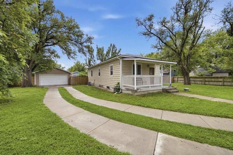 5331 Robinson , Wichita, KS 67212