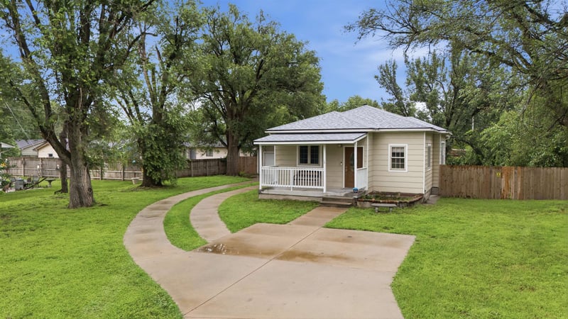 5331 Robinson , Wichita, KS 67212