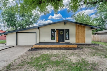980 N Brownthrush Ln, Wichita, KS 67212