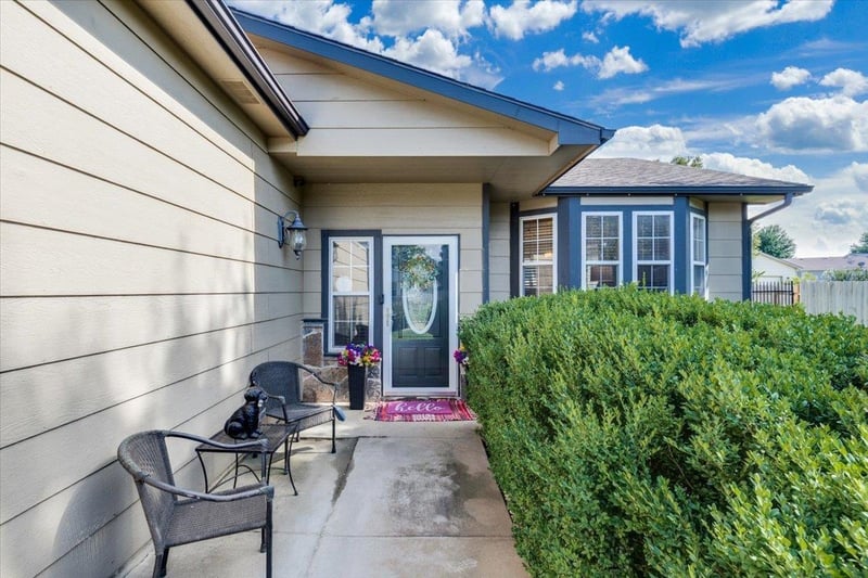 2049 S Crestline Ct, Wichita, KS 67209