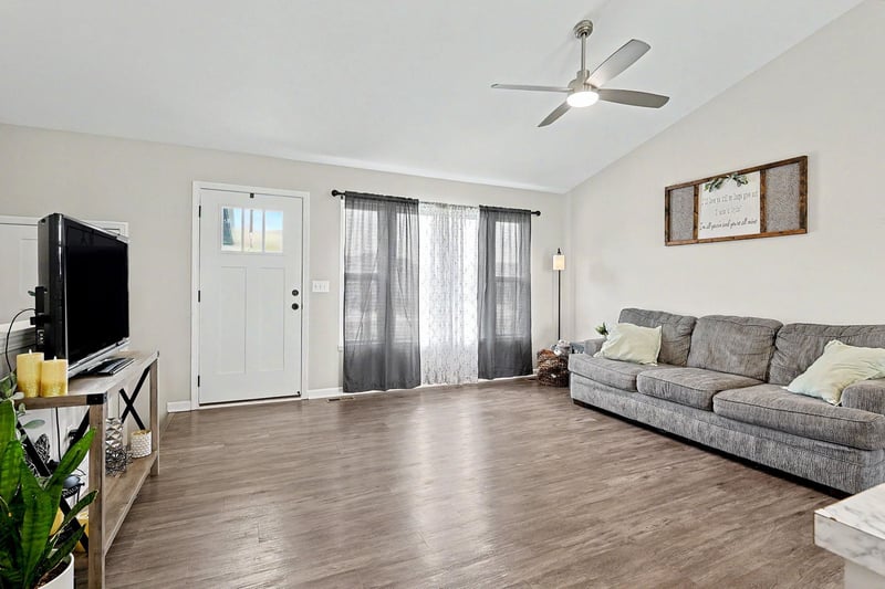 881 Cloverleaf , Goddard, KS 67052