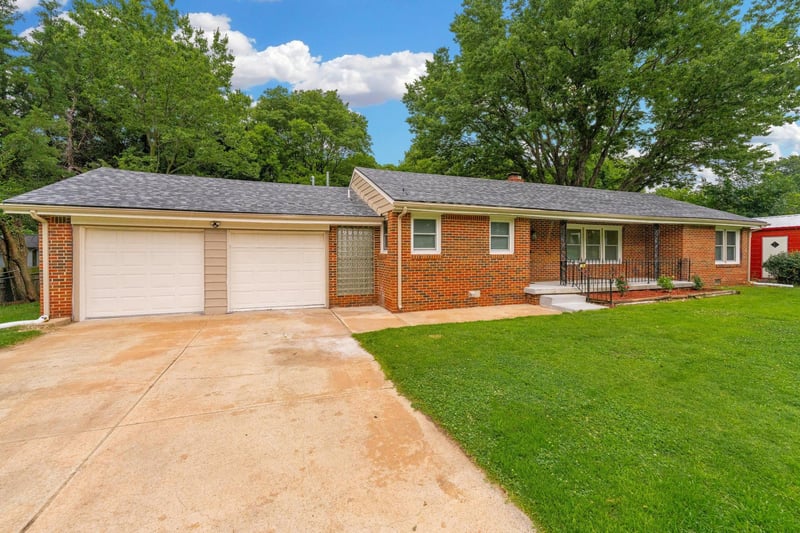 3430 Crystal St, Wichita, KS 67216