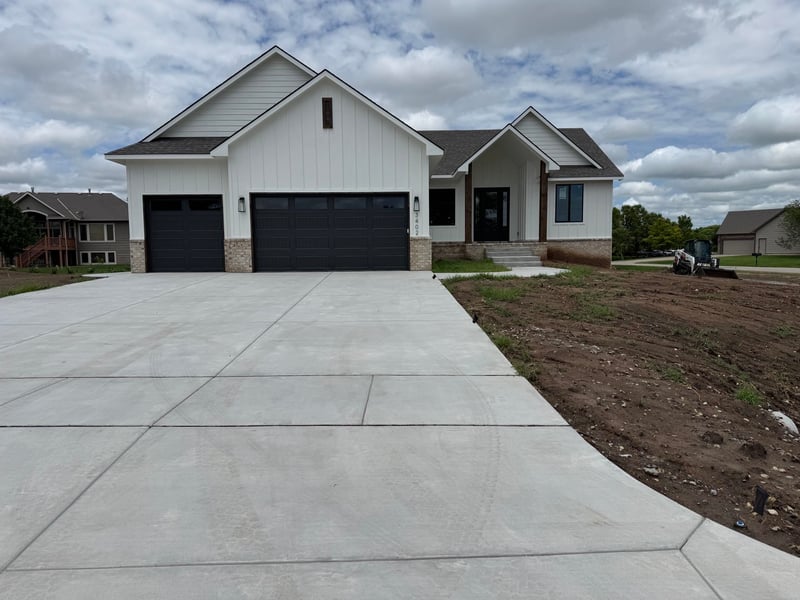 3402 Deer Rdg, Rose Hill, KS 67133
