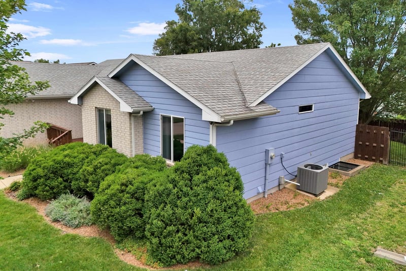 2115 Bristol Ln, Newton, KS 67114