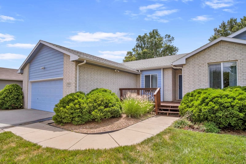 2115 Bristol Ln, Newton, KS 67114
