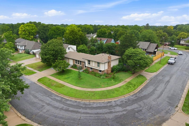 7006 Stonegate St, Wichita, KS 67206