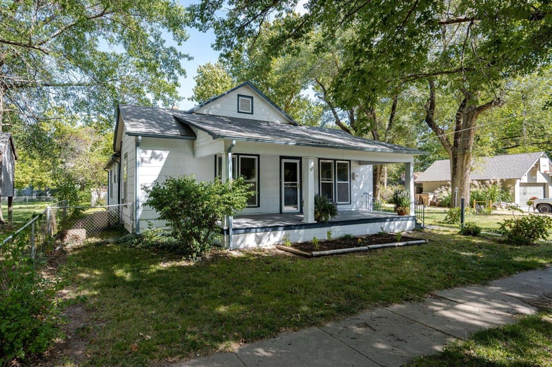 212 2nd , Halstead, KS 67056