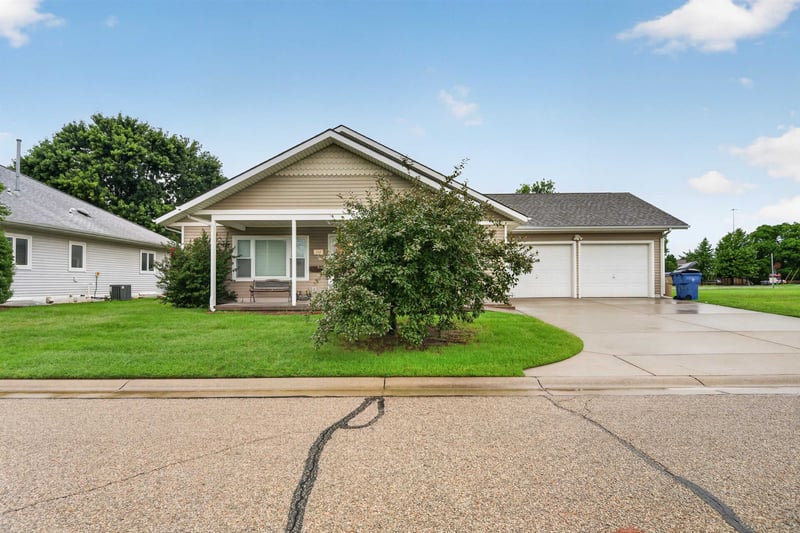543 Lorraine , Wichita, KS 67211