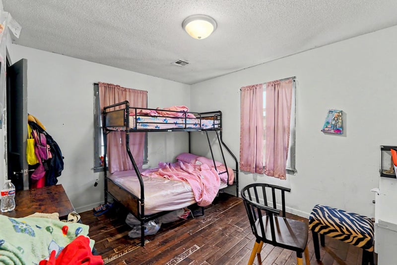 2210 Seneca St, Wichita, KS 67213