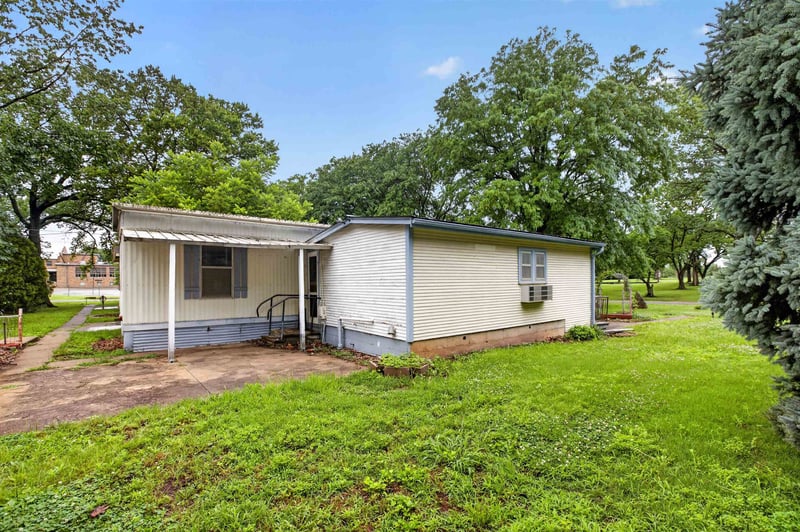 607 Highland , Towanda, KS 67144