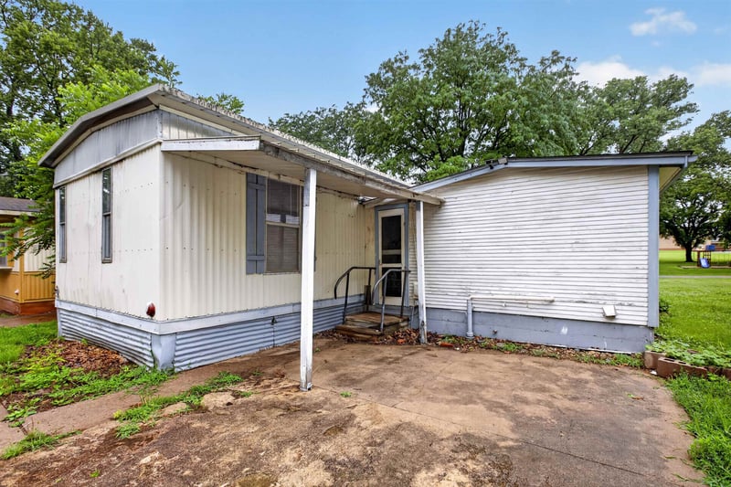 607 Highland , Towanda, KS 67144