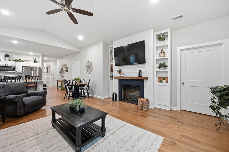 337 Woodstone St, Derby, KS 67037-7814