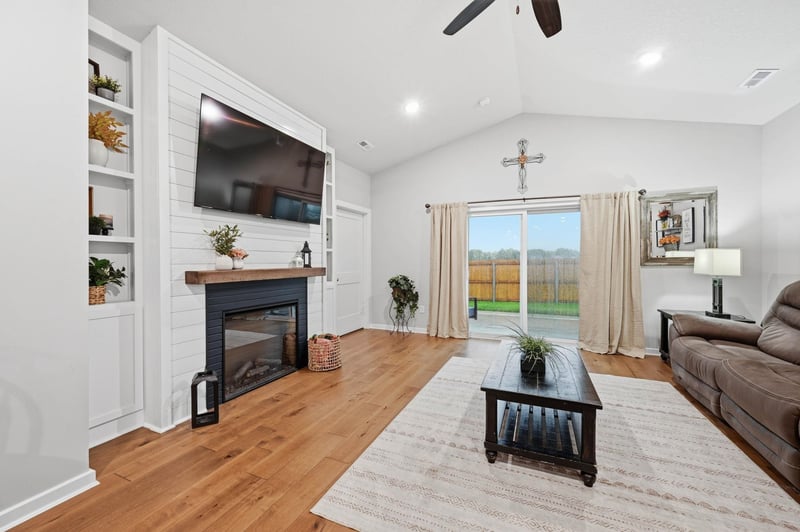 337 Woodstone St, Derby, KS 67037-7814
