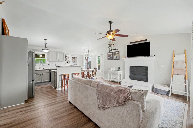 214 Country Walk, Mulvane, KS 67110
