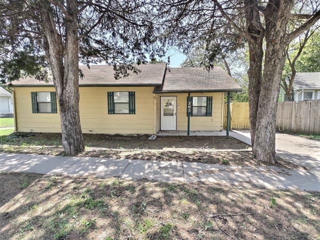 205 4th St, Mulvane, KS 67110