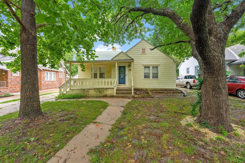 537 S Broadview, Wichita, KS 67218