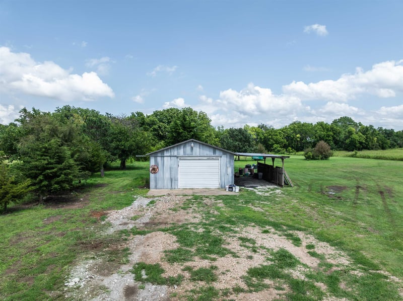 9099 268th Dr, Arkansas City, KS 67005