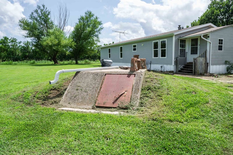 9099 268th Dr, Arkansas City, KS 67005