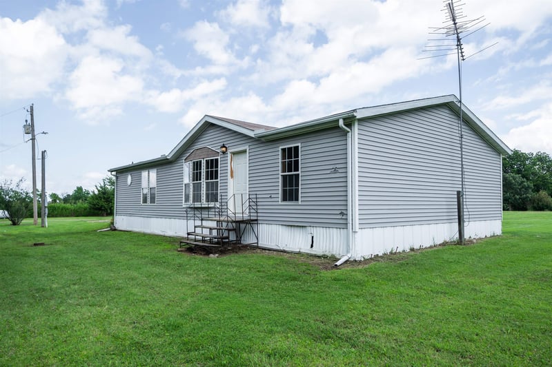 9099 268th Dr, Arkansas City, KS 67005
