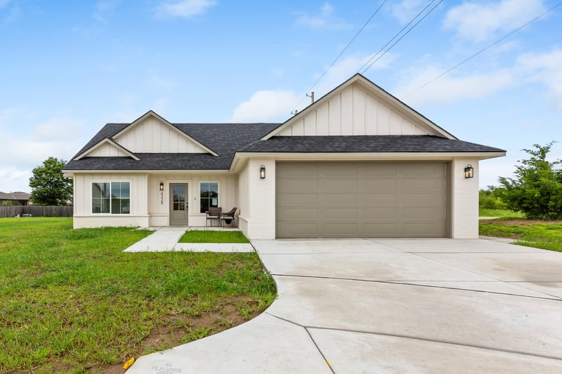 4328 Sunny Ct, Wichita, KS 67205