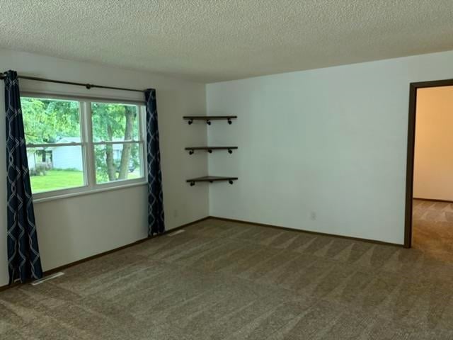 936 Ash , Newton, KS 67114