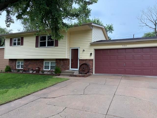 936 S Ash, Newton, KS 67114