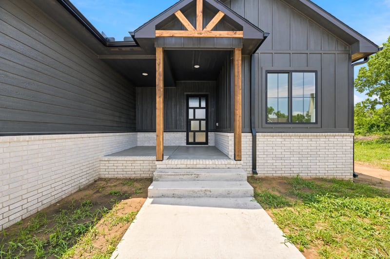 1207 Maywood Ct, Wichita, KS 67216