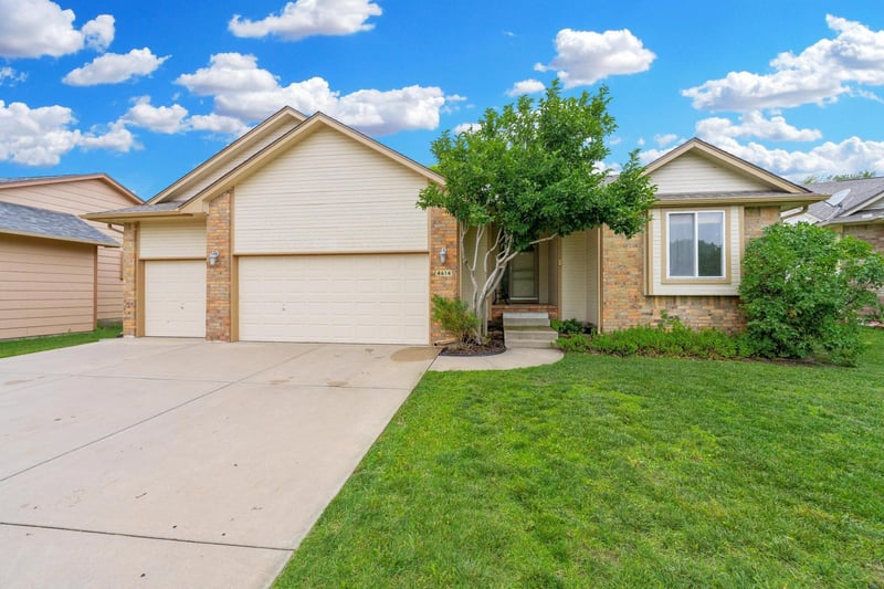 4614 E Willow Point Ct, Wichita, KS 67220