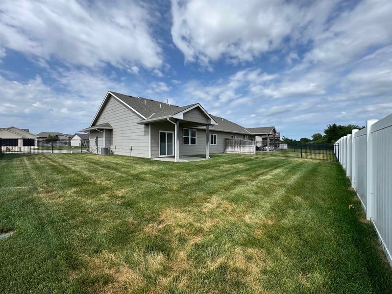 868 Cloverleaf , Goddard, KS 67052