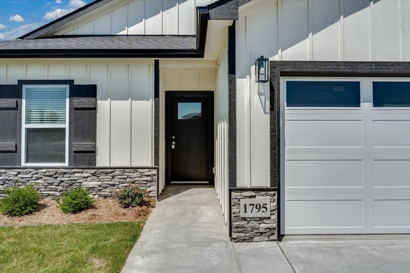 1795 Redbud Ln, Goddard, KS 67052