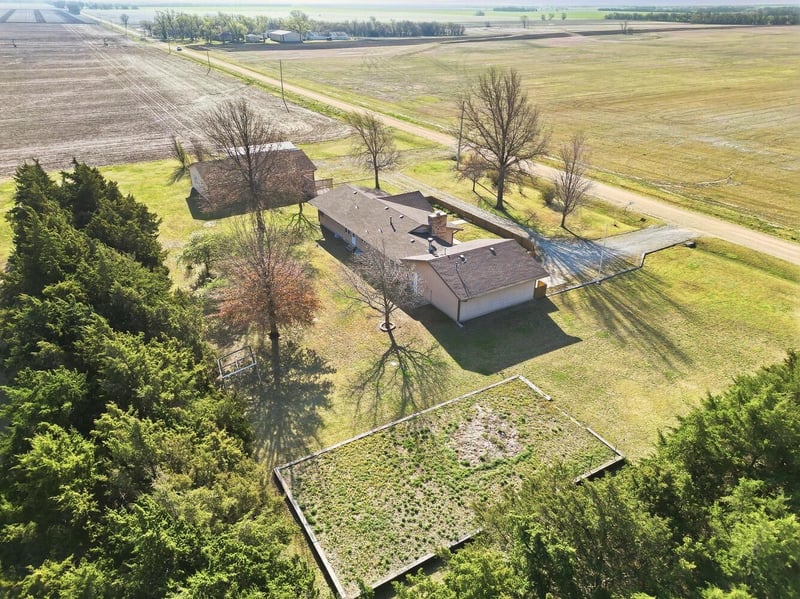 2416 111th St S, Peck, KS 67120