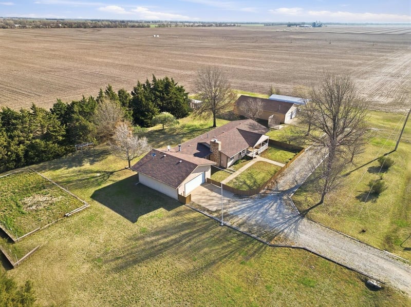 2416 111th St S, Peck, KS 67120