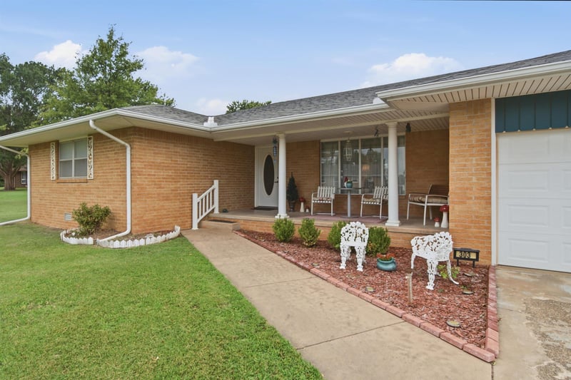 303 Boyd St, Caldwell, KS 67022