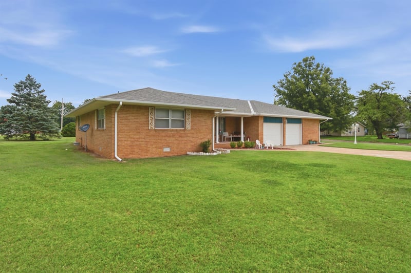 303 Boyd St, Caldwell, KS 67022