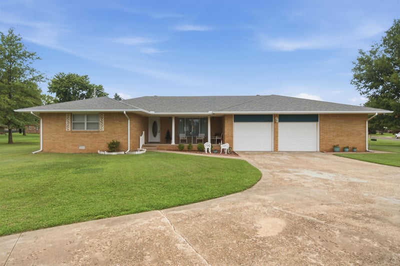 303 Boyd St, Caldwell, KS 67022