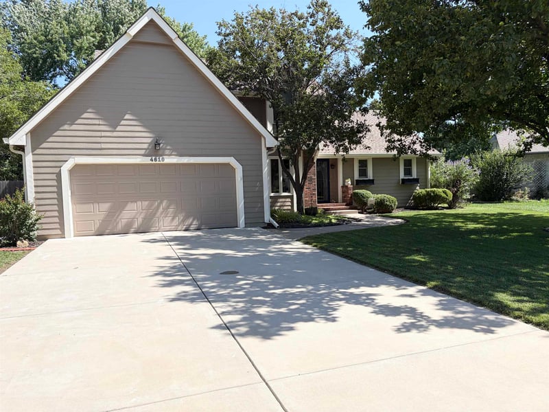 4610 Farmstead Ct, Bel Aire, KS 67220