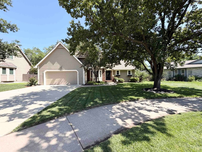 4610 Farmstead Ct, Bel Aire, KS 67220