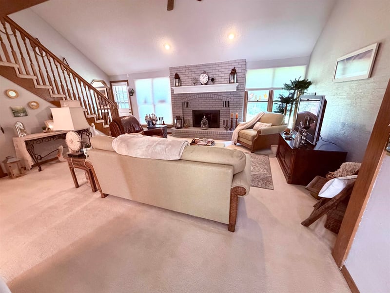 4610 Farmstead Ct, Bel Aire, KS 67220