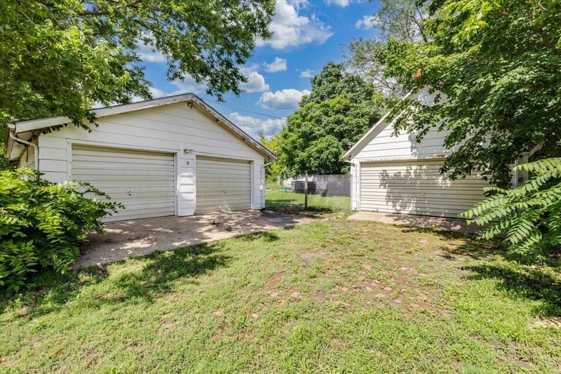 525 10th St, Newton, KS 67214
