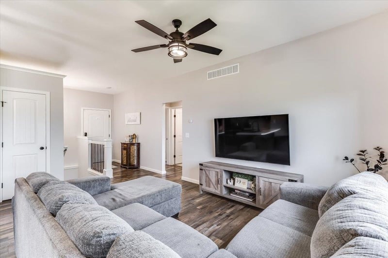 727 Lakeview St, Haysville, KS 67060