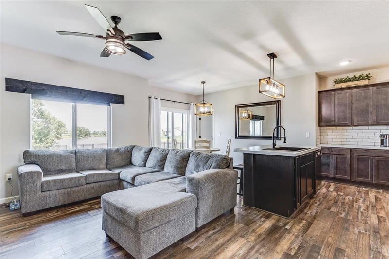 727 Lakeview St, Haysville, KS 67060