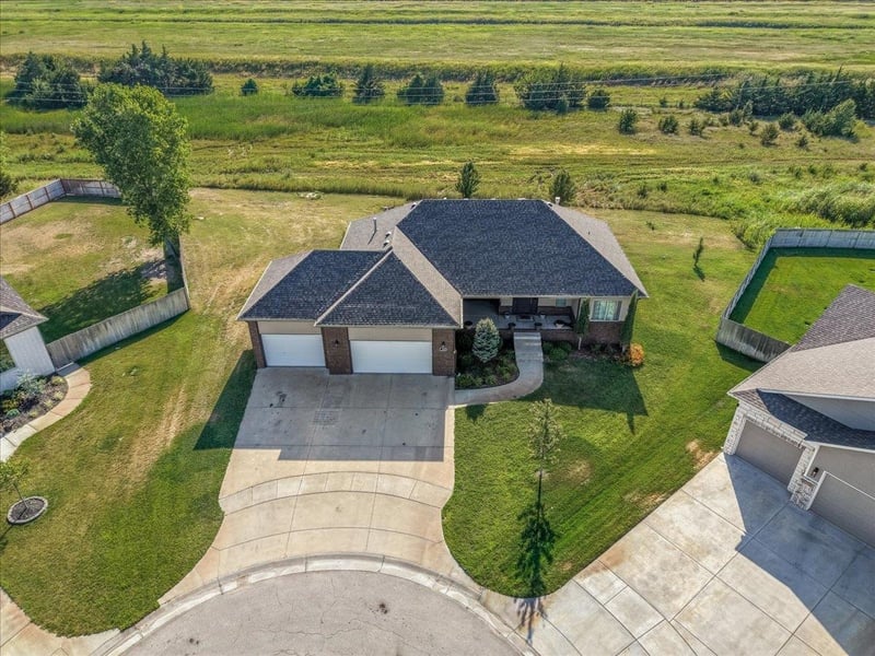 3315 Bluelake Ct, Wichita, KS 67215