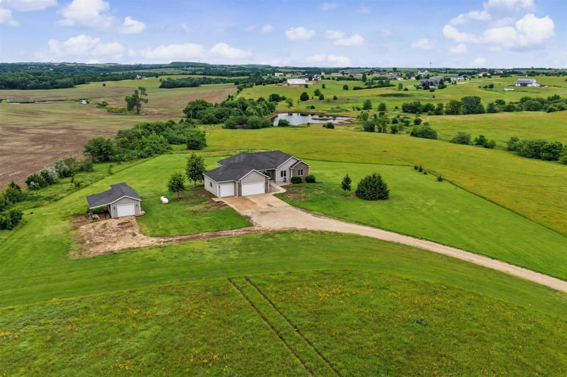 5000 N Streckfus Trl, Salina, KS 67401