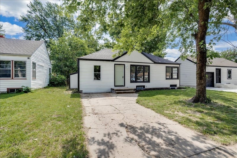 2342 Mosley Ave, Wichita, KS 67211