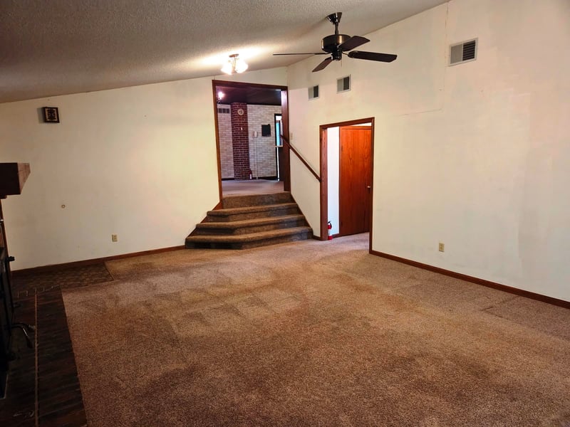 1500 9th St, Newton, KS 67114