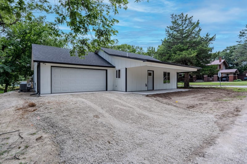212 West St, Leon, KS 67074