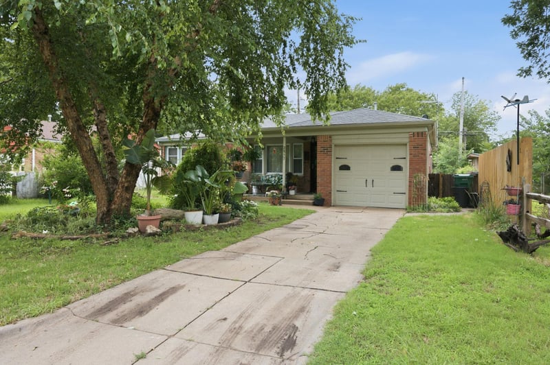 2857 Larkin Dr, Wichita, KS 67216